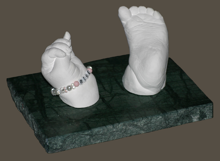 Bellymasks_Hand-Fussabdruck_06_Bellycast_hochzeit_bauch.jpg